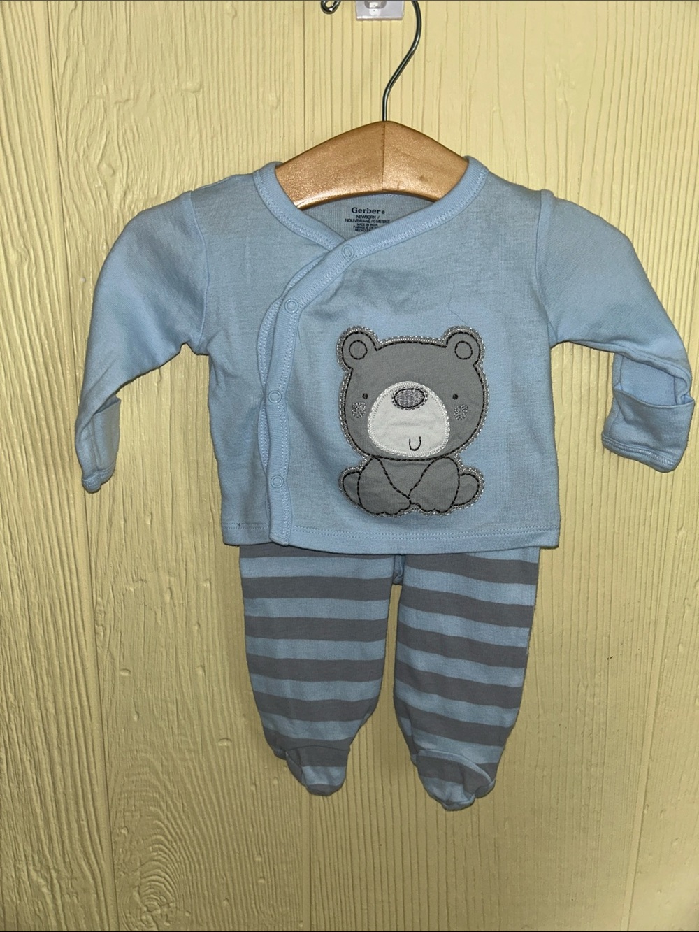 Gerber Light Blue Bear Front-Closure Footed Infant Set